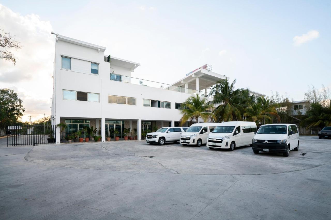 Capital O Cancun International Airport 24 P 7 Exterior photo